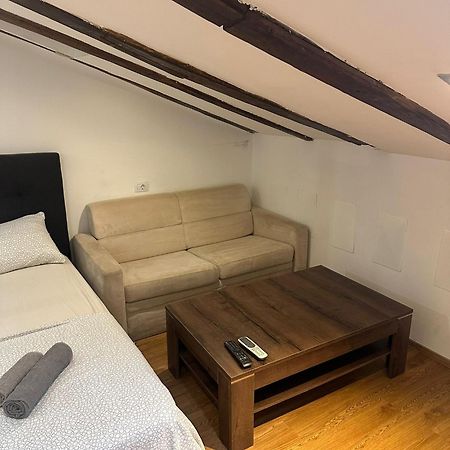 Apartment In The Heart Of Pula Exteriör bild