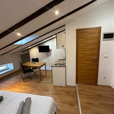 Apartment In The Heart Of Pula Exteriör bild