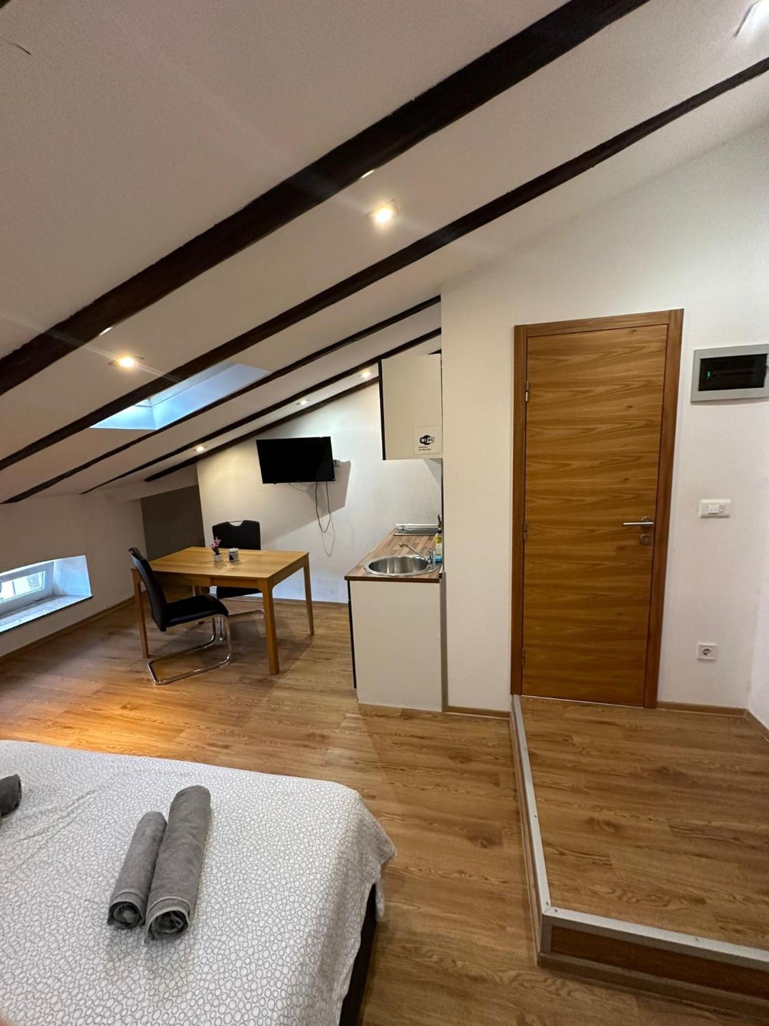 Apartment In The Heart Of Pula Exteriör bild