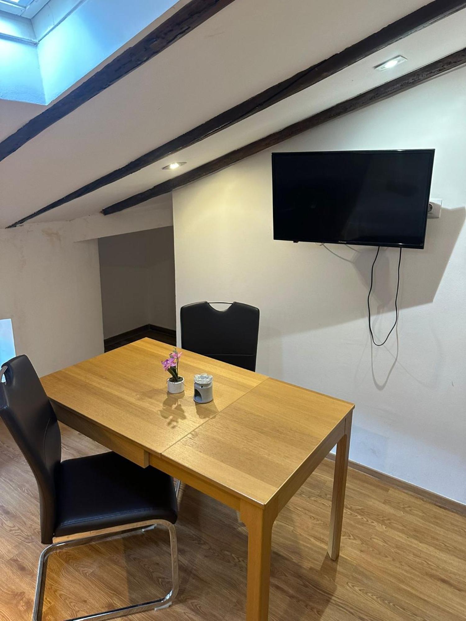 Apartment In The Heart Of Pula Exteriör bild
