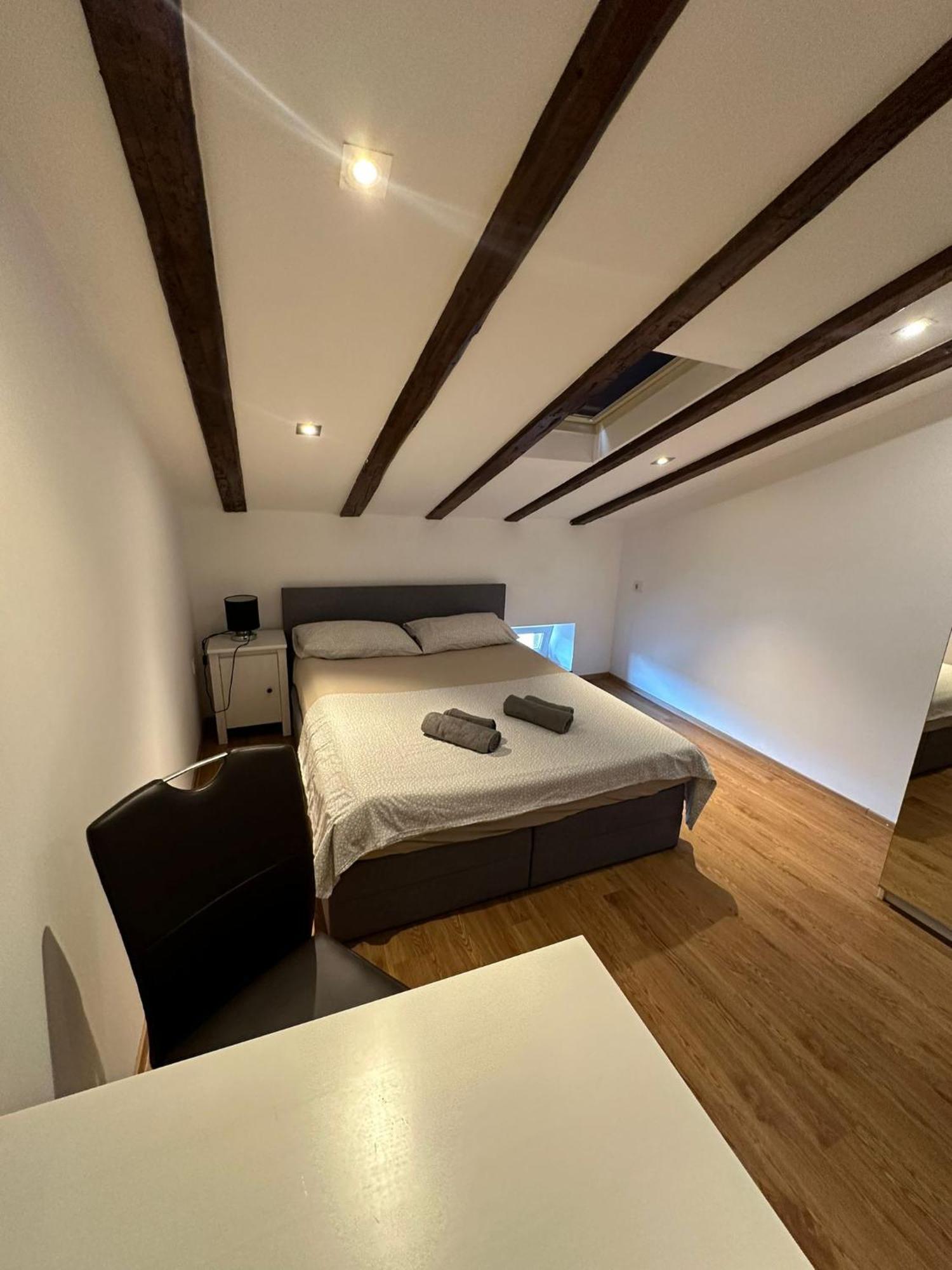 Apartment In The Heart Of Pula Exteriör bild