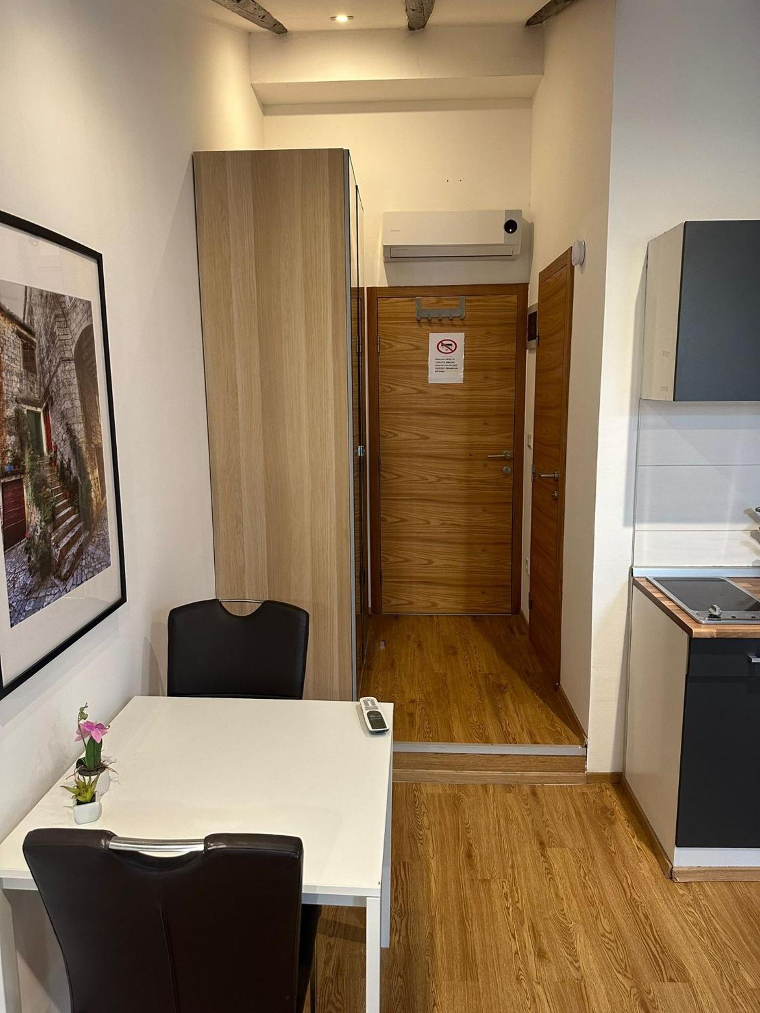 Apartment In The Heart Of Pula Exteriör bild