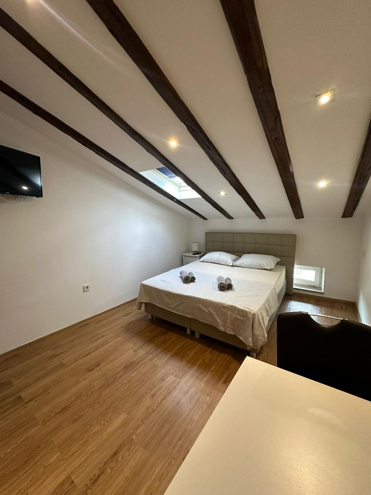 Apartment In The Heart Of Pula Exteriör bild